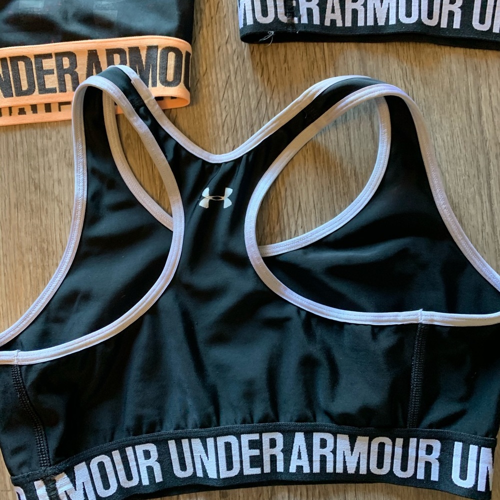 3 Women’s Dri Fit Under Armour Size Med  Bras - Picture 5 of 8